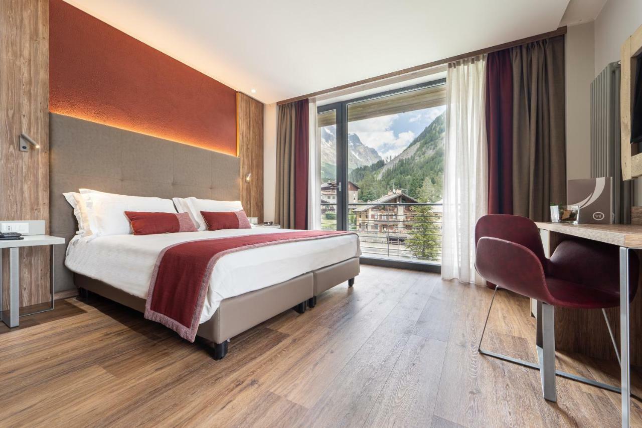 Th Courmayeur Exterior photo